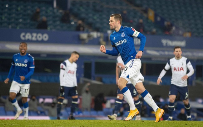 而队长罗伊 而队长罗伊