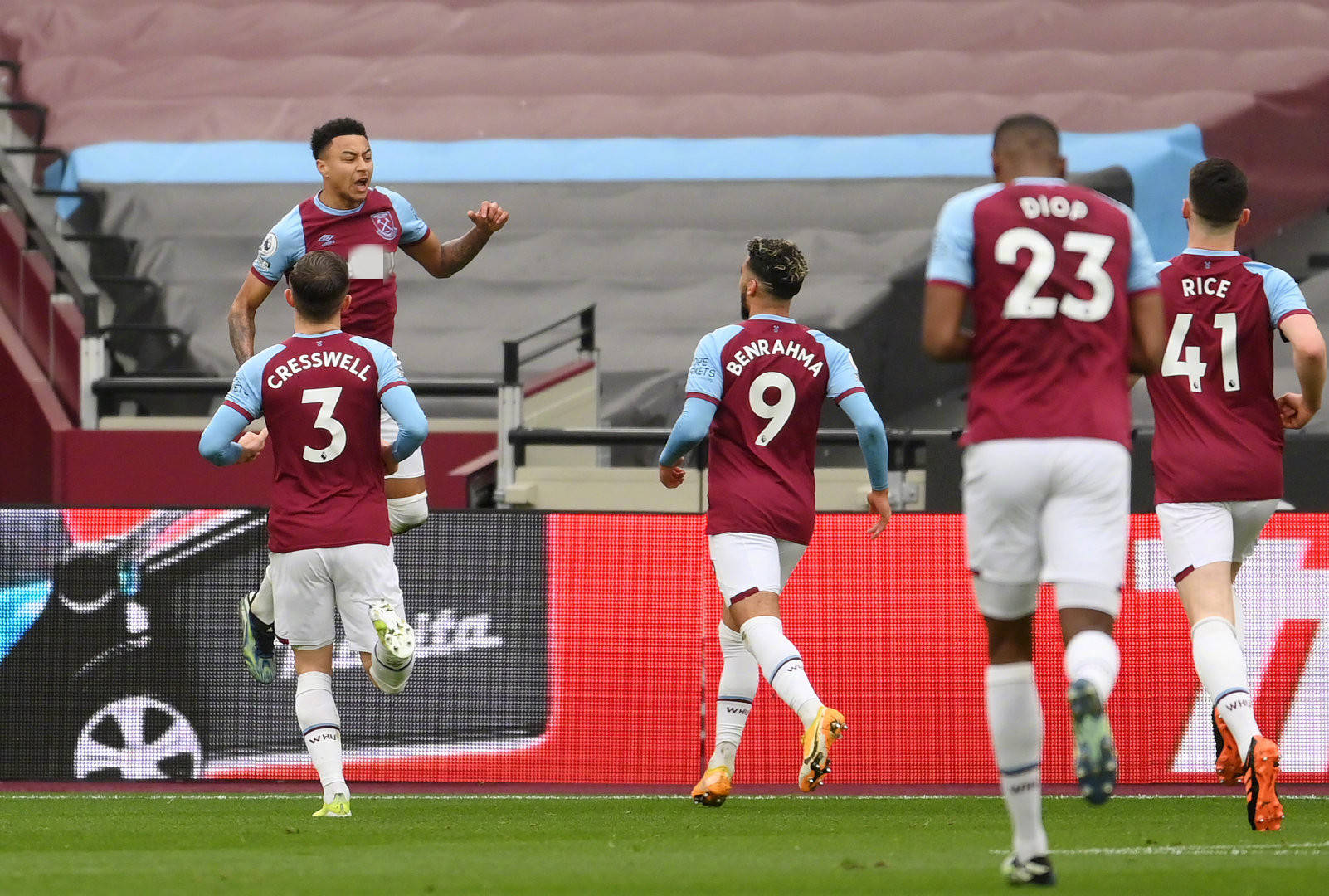 承受着较大 承受着较大